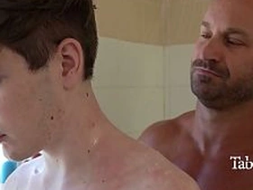 瘦猴打扫房子 继父就给他通水管 asian gay man sex videos