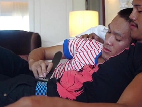 亚洲嫩男Daniel与Guy无套肛交 asian gay sex videos and pictures