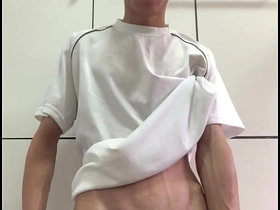 大屌哥炫耀勃起巨根 asian china gay sex videos