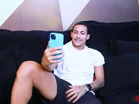 粗大鸡巴捅进小屁眼 asian gay mature sex videos