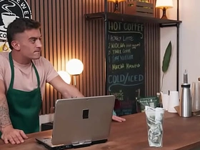 猛男片——莉莉撞见德雷克·冯和特雷弗·布鲁克斯搞逼，随后加入咖啡店激情3P asian sex videos gay porn