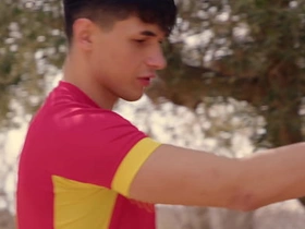 足球小鲜肉球员无套野战 恋足BDSM户外 asian telugu gay sex videos