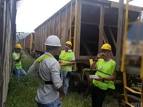 工友午休时玩大了 轮操被动同事还射了好多精液当甜点 asian bathroom gay sex videos