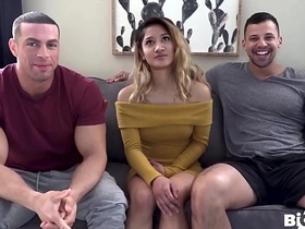 100斤亚裔被两个健美壮汉操烂 asian gay sex videos boyfriendtv