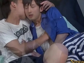 亚洲嫩妹撸鸡巴 asian group gay sex videos