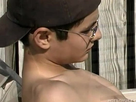 拉丁骚年米基·迪亚兹撸大屌 asian gay handsome sex videos