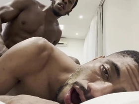 大鸡巴干得我欲仙欲死 asian gay threesom sex videos