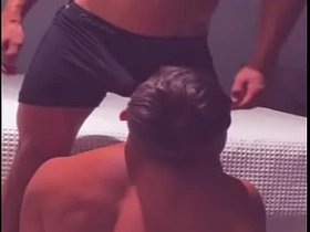 酒吧里失恋的直男让我口交 以为我是他女友 asian gym trainer gay sex videos
