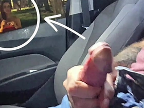 公交站台对着红发妞公开冒险自慰！ asian handsome men gay sex videos