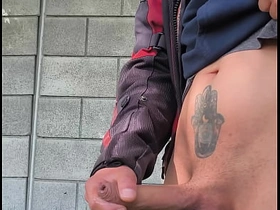 知道远处有人看我自慰，我鸡巴硬得不行 asian gay bdsm sex videos