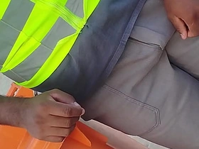 把饥渴工人带回家 asian gay sex videos in forest