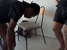 客户来询价结果被黑屌捅爆还吃了两发浓精 asian gay old man sex videos