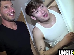 干完我们赶紧滚 Jordan Starr, Caden Dior, Blake Rivers, Lance Woods sexy asian gay sex videos