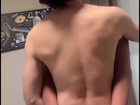 甜美小鲜肉被强势猛男干爆 asian gay sex group videos