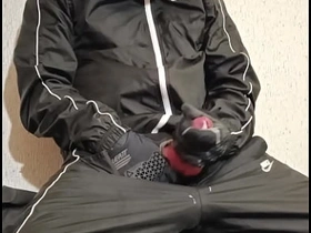 穿运动裤的骚年发情了 gay sex videos of asian teens