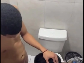 夜店厕所偷拍直男大屌口交 sex videos gay hot asian