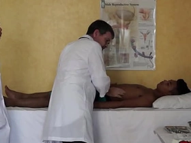 亚裔病患被三明治肛舔同时遭医生轮番中出 free gay asian sex videos