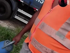 一边等卡车装货一边打飞机 asian gay gym sex videos