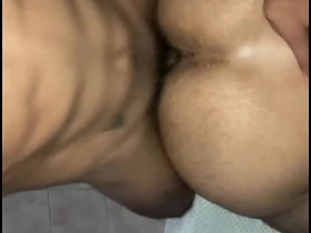 好奇的直男小贱货趴着求我狠狠操他 射满他一身 - 无套内射 asian+gay+sex+videos