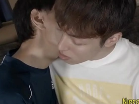 亚洲嫩基骑鸡巴射精 sex videos hot gay asian