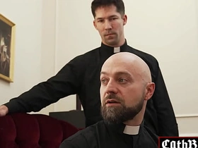 你喜欢这样是吧？喜欢我狠狠操你小屁眼是吧，贱货！Grant Ducati被Adam Snow和Eddie Patrick打屁股加肛交！ gay sex hd videos asian