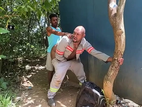 工地黑哥溜出来让停车场管理员爆菊 asian gay boys hot sex videos