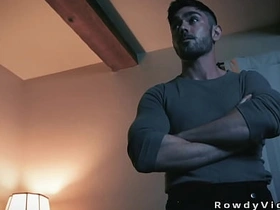 沉迷游戏的直男第一次被肛交 asian hidden cam gay sex videos