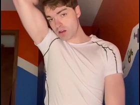 非法入室顺便爆操这个小骚货的屁眼 asian naked gay men sex videos