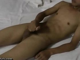 亚洲大屌男孩自慰 asian skype gay sex videos