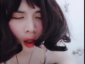 亚洲人妖女仆穿制服用大假阳具自慰 sex videos by asian gay sits