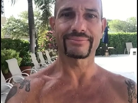 泳池边 gay+sex+videos+asian