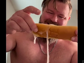 肌肉猛男连续5次把浓精射在热狗上 asian muscled gay sex videos