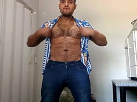 巴西巨根狂操尤物——手活+超量射精 巴西大鸡巴喷发实录 cute teen asian gay sex videos