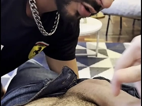 发现邻居儿子的鸡巴大得惊人 asian hot sex videos gay