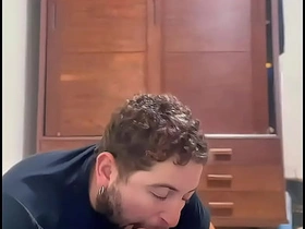 我把街上那个直男骗来给我口交 把他变成我的小骚货 male gay sex videos asian