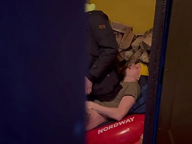 继父偷看继子和他男友躲起来做爱 asian boy casting gay sex videos