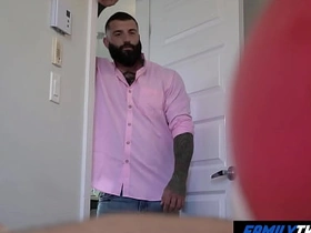 家庭嫩肉 - 和熊系继父共度情人节 gay sex videos asian boyfriend tv