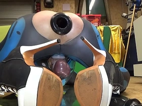 Extremeslut66 戴着隧道塞放屁，同时往屁眼里塞一根长假阳具 asian gay sex thisvid videos