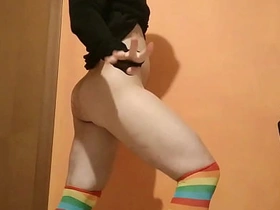 屁眼塞四颗网球？老娘现在做得到了！！！ hot asian hd gay sex videos