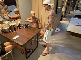 我和我哥们儿还有他朋友3P爽翻天 asian uncle and gay sex videos