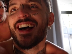 摄影师和BLEWVY疯狂激烈性交 两个变态啥都玩直到射爆！完整版32分钟在RED asian boys new gay sex videos