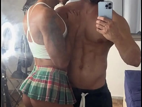 穿迷你裙的骚货被大鸡巴猛男干 muscle gay sex videos asian