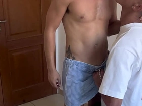 大鸡巴坐上去爽翻了 asian gay sex videos asian