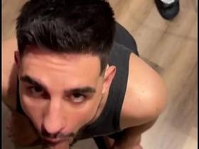 等外卖却等到送货员的鸡巴 asian big penis gay sex videos