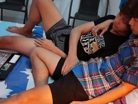 亚洲小鲜肉看片后欲火焚身 muscle gay sex asian videos