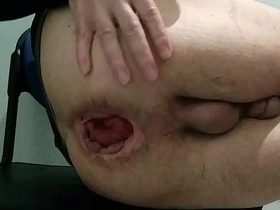 拍完300部肛交片後曬臀 還被巨物狠狠插入 hd sex videos asian gay