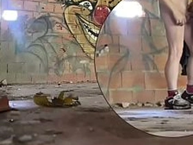 两个素人男孩在废弃大楼里偷欢被拍 asian gay uncles sex videos