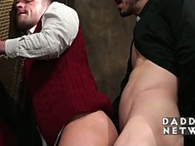 神父的淫穴新世界，展开了 asian viral gay boy sex videos