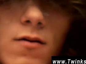 亚洲少年无套同志性交 两人硬挺着继续耕耘 gay sex videos asian videos