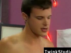 亚裔男性射精照片 Ryan Sharp本来没性趣 deshi asian gay sex videos